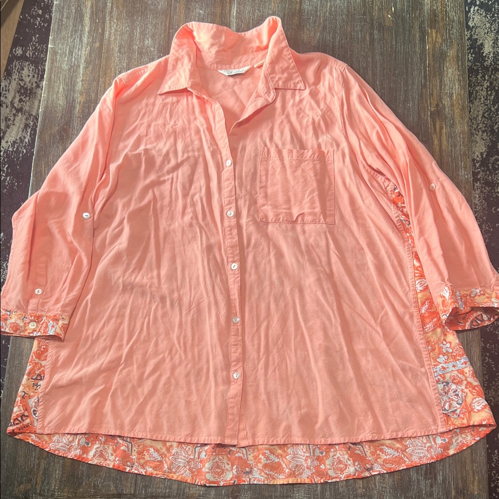 Women's Coral Button-Down Shirt with Contrast Hem and Back